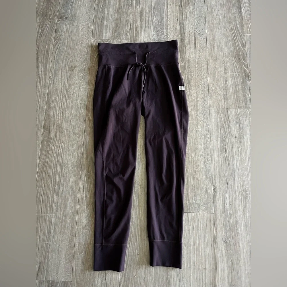 Vuori Women’s Daily Legging Chocolate - Size XS - Picture 2 of 6
